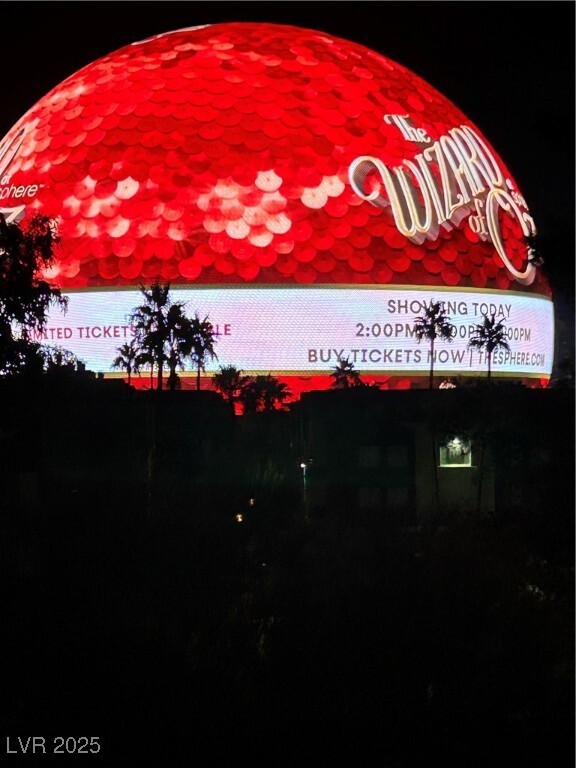 Building Photo - 230 E Flamingo Rd