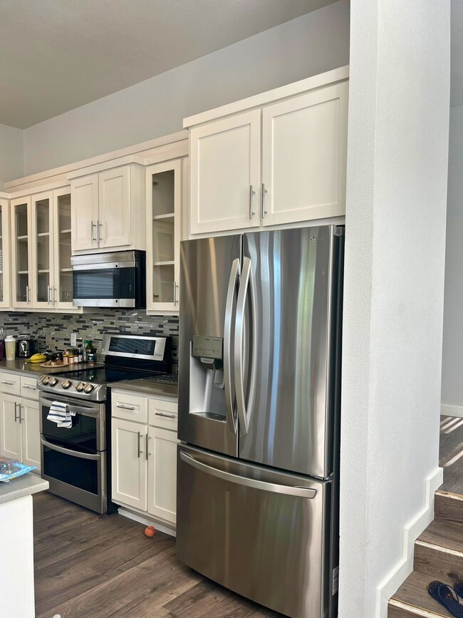 Foto del edificio - 427 Natalen Ave