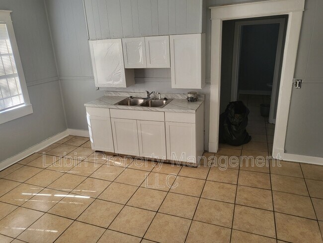 Building Photo - 723 E Trigg Ave