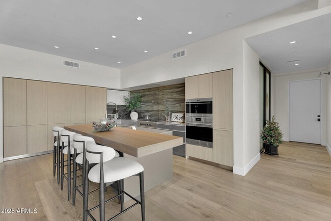 Building Photo - 6321 E Phoenician Blvd