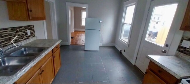 Foto del edificio - Newly Remodeled City 3-Bedroom Single Family Home