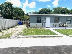 Building Photo - 504 N 57th Ave