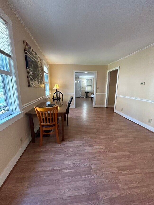 Comedor - 316 S Plain St