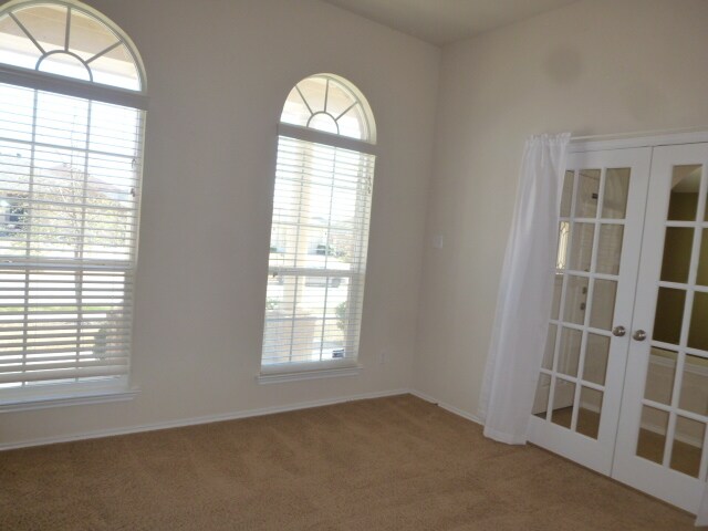 Foto del edificio - 4923 Birmingham Cir