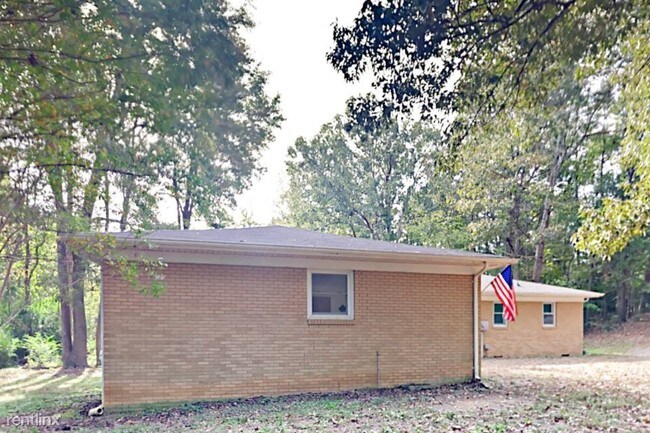 Building Photo - 2519 Arnold Dr