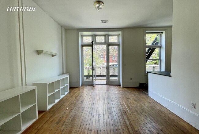 Building Photo - 33 2nd Pl