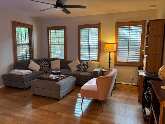 Photo - 92 Sarabande Apartment