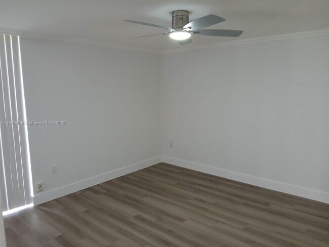 Foto del edificio - 6955 NW 186th St