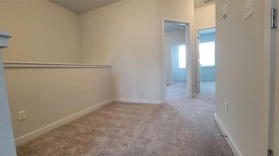 Building Photo - 605 W South St