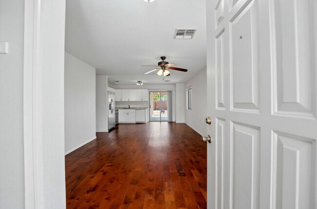 Foto del edificio - 42551 W Hillman Dr