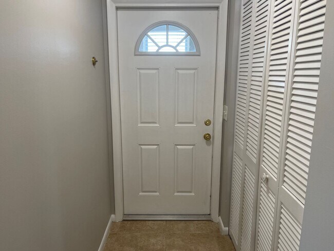 Building Photo - 313 NORTH ST