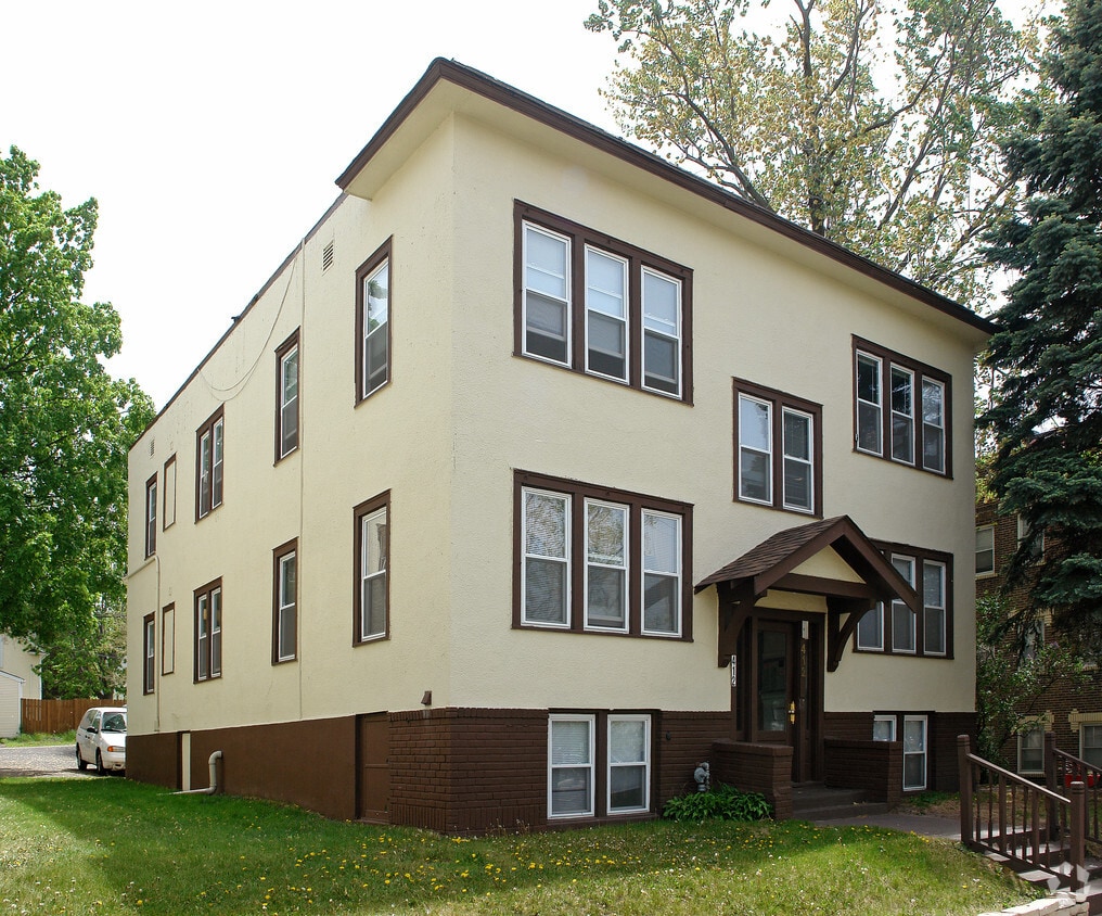 Building Photo - 412-422 Pierce St N