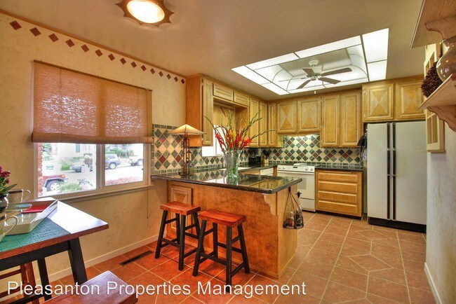 Building Photo - 3 br, 2 bath House - 22242 Morales Ct.