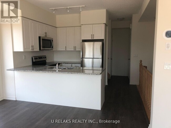 Building Photo - 500-500 Kingbird Grove