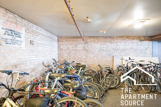 Foto del edificio - 3710 N Pine Grove Ave