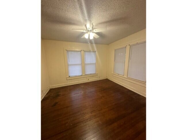 Foto del edificio - 14 E Strong St