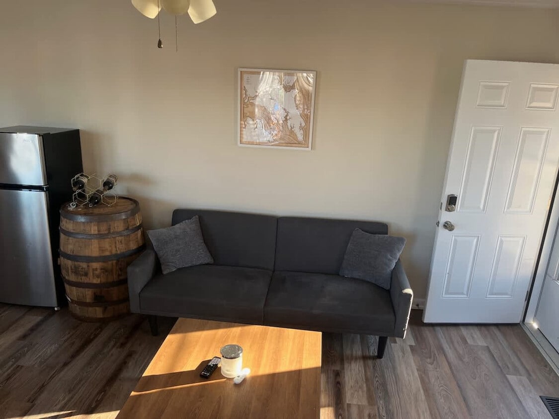 Foto principal - 14380 Calvert St