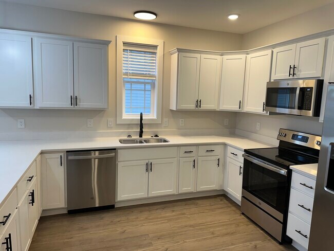 Building Photo - 251 Liam Ln