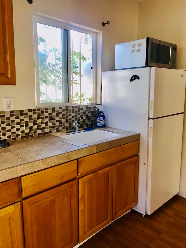 Foto principal - 4560 Simpson Ave