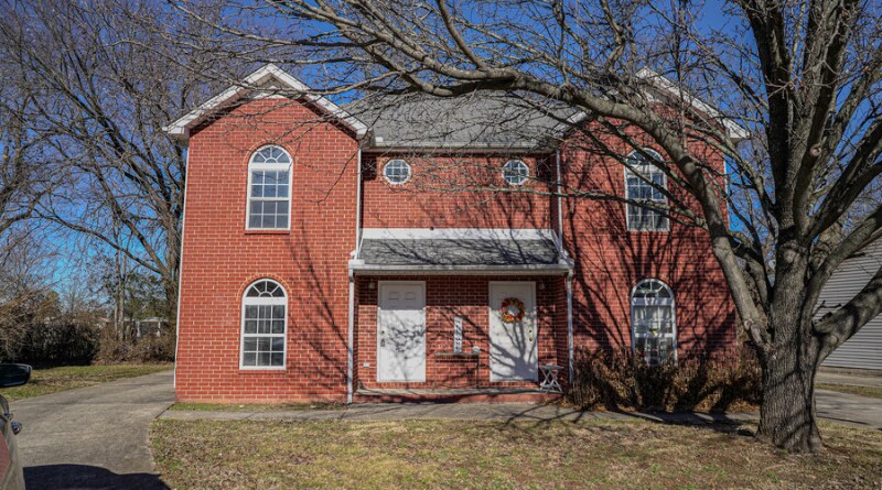 Primary Photo - 1521 Center Pointe Dr