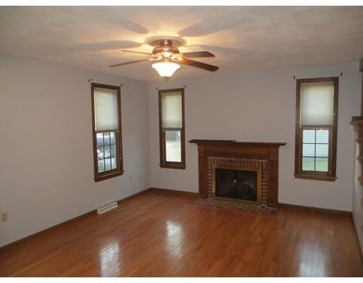 Foto del edificio - 821 Wellman Ave