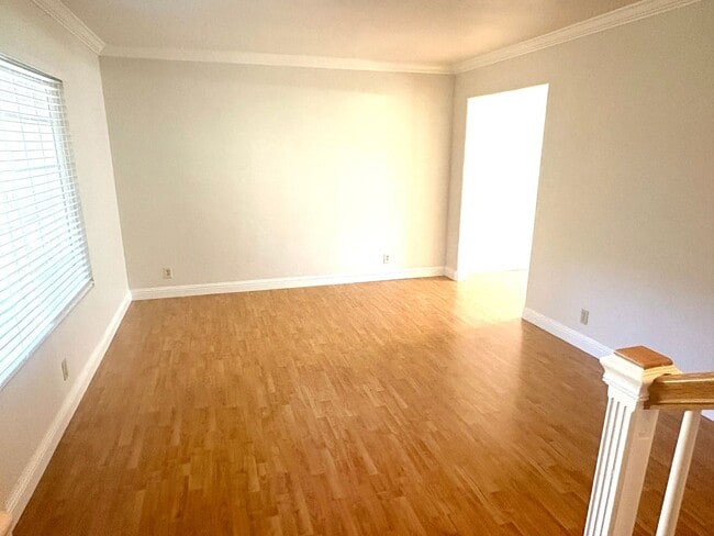 Building Photo - Charming Townhouse in Prime South San Jose