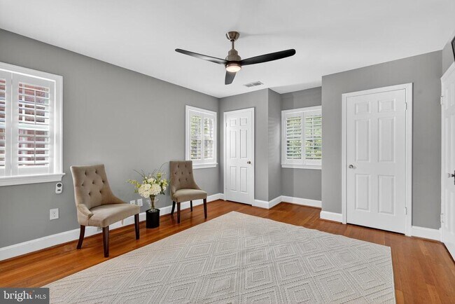 Foto del edificio - 7819 12th St NW