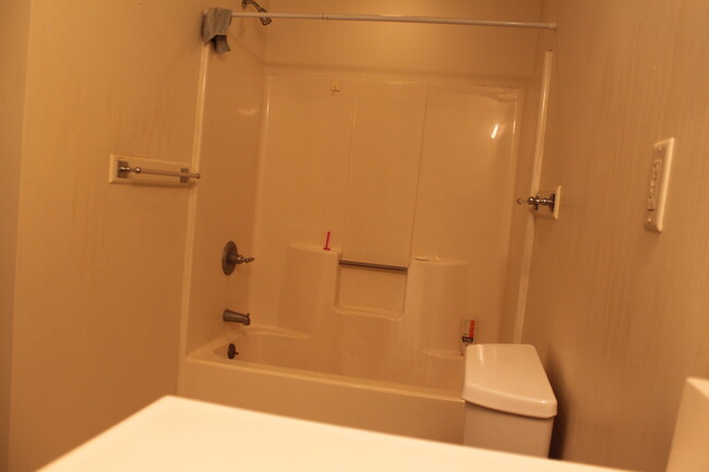 tub shower - 180 Cherry Brook Rd