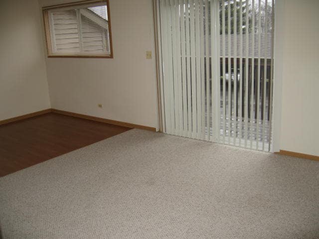Building Photo - 1404 Suydam Rd