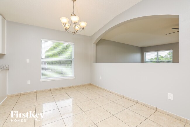 Foto del edificio - 1739 Crowned Ave