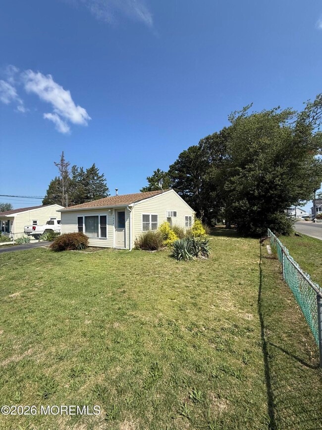 Building Photo - 1020 Inland Rd
