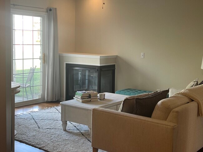 Building Photo - 54738 Monarch Dr
