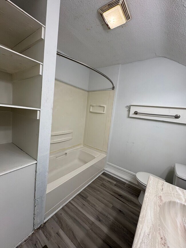 Foto del edificio - 134 Central Ave