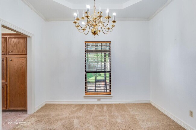 Foto del edificio - "Elegant 4-Bedroom Home in Bossier City with Granite Countertops & Cozy Fireplace!"