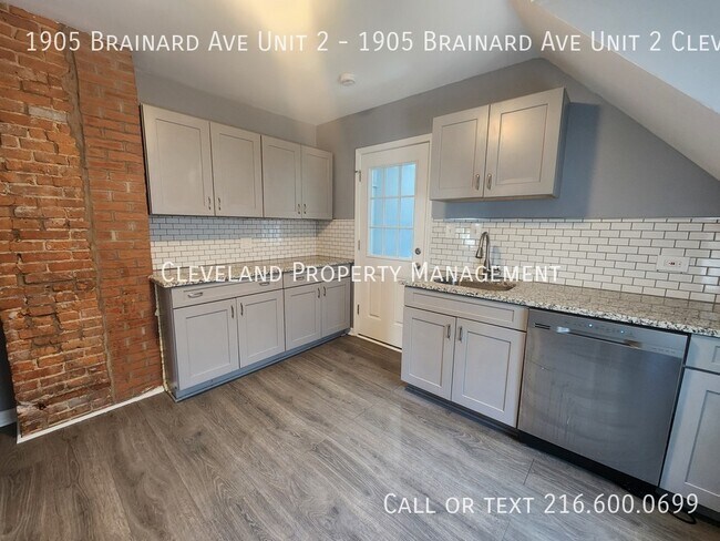 Foto del edificio - 1905 Brainard Ave