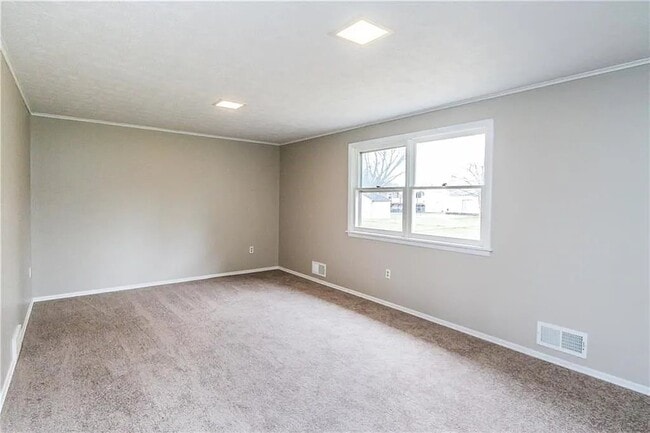 Building Photo - 72 Kinmont Dr