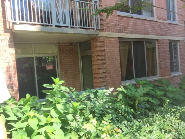 Building Photo - 1020 N Highland St