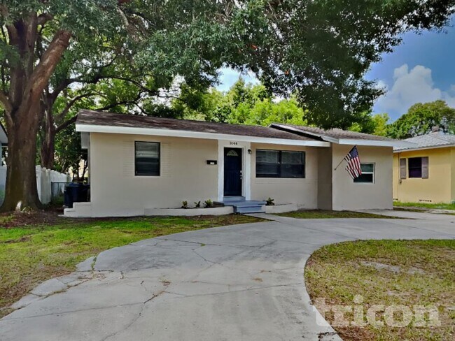 Building Photo - 3144 32nd Ave N