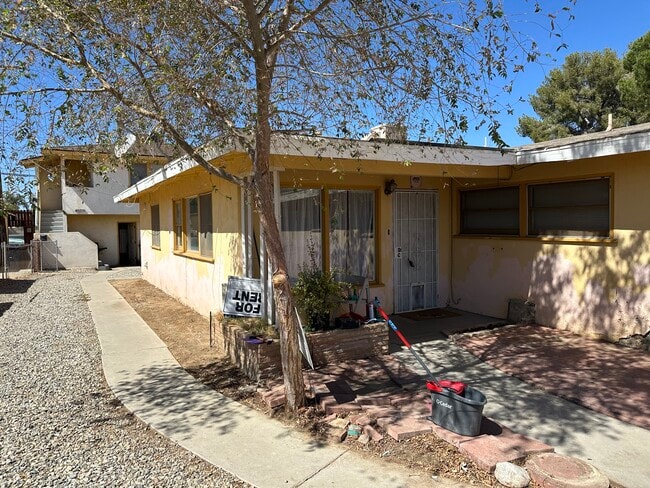 Building Photo - 44321 Cedar Ave