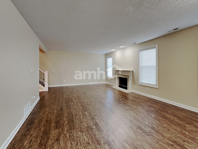 Building Photo - 5915 Cabot Dr