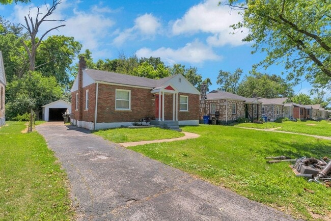 Building Photo - Charming 2BR House in Saint Louis