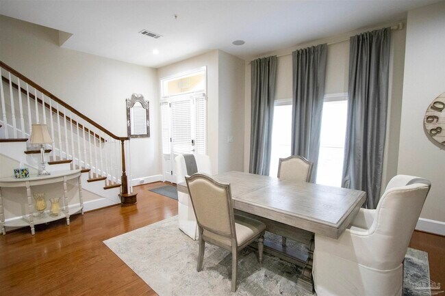 Foto del edificio - 529 N Spring St