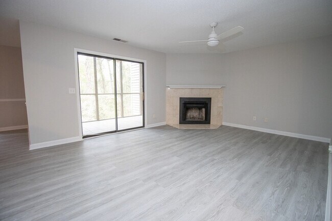 Foto del edificio - Charming 2-Bedroom, 2-Bath Home in Village...