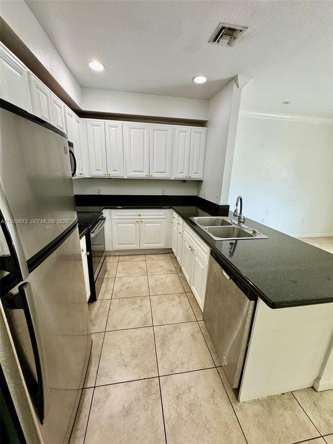 Building Photo - 35 SE 3rd Ave