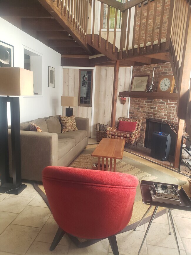 Foto del edificio - 814 Wellesley Ave