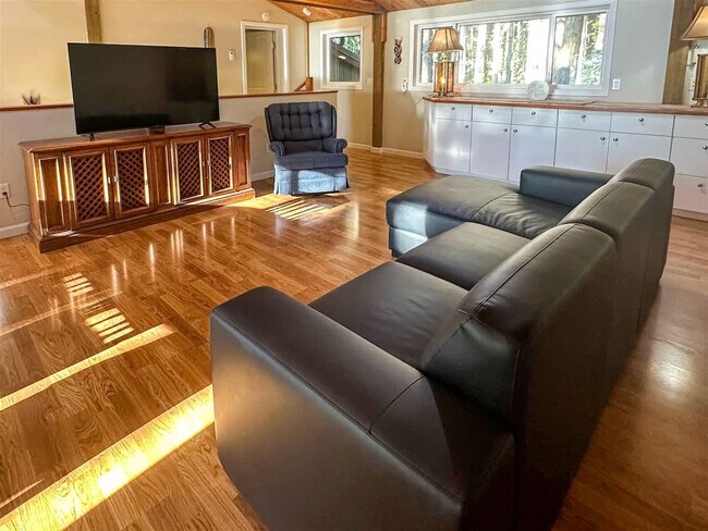 Foto del edificio - 218 Ironwood Dr