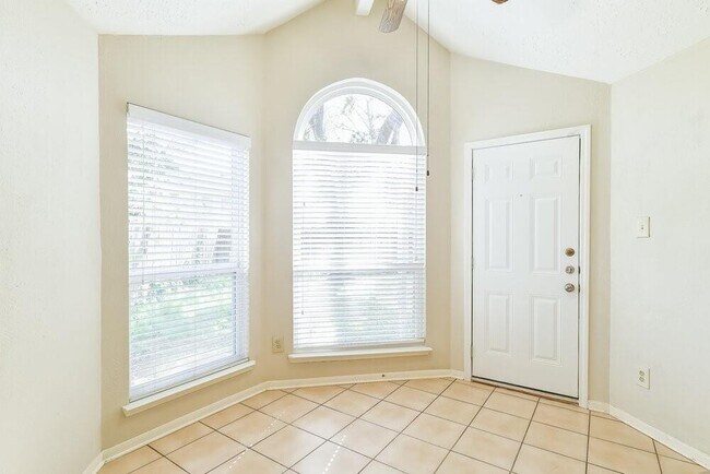 Foto del edificio - 3818 Beckett Ridge Dr