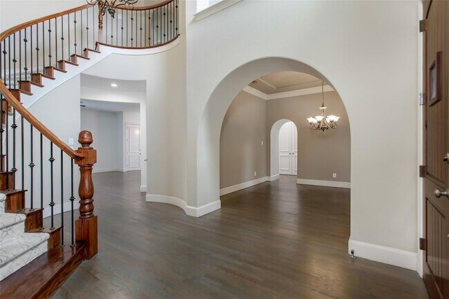 Building Photo - 921 Pine Burst Dr