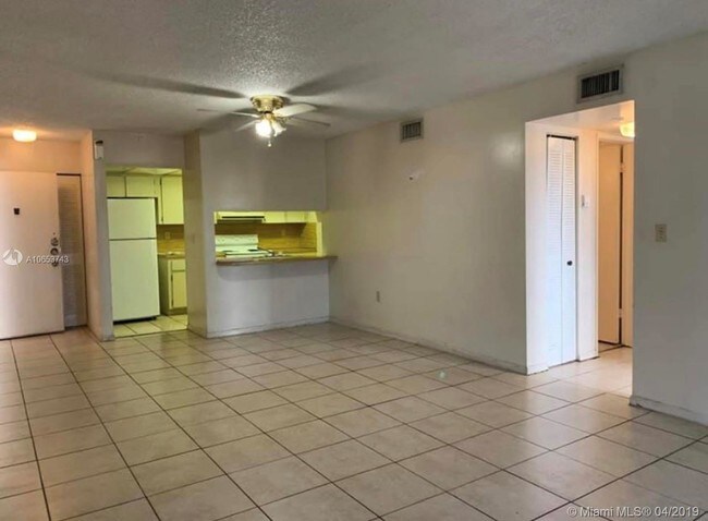 Foto del edificio - 320 W Park Dr