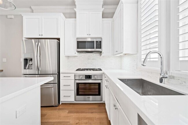Building Photo - 9658 Knight Rd